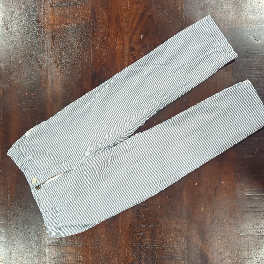 Boys seersucker pants, size 5t